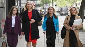 أربع مذيعات في بي بي سي يرفعن قضية أجور ضدها