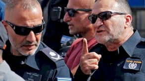 شبكة تجسس إيرانية في تل أبيب.. اعتقال مسؤول اسرائيلي كبير