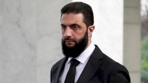 النار اقتربت من القصر.. أحمد الشرع يدين الغارات الإسرائيلية ويدعو دول الجوار