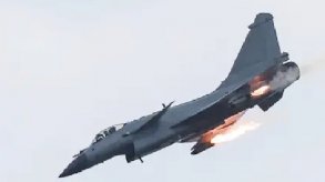 إيران تعقد صفقة تسليح صينية ضخمة.. هل تغيّر طائرات J-10C موازين القوى؟
