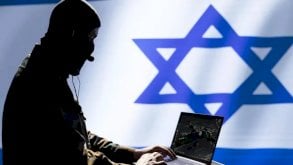 صدمة في تل أبيب.. دولة خليجية تخترق جهاز الموساد!