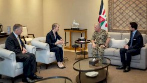 الملك عبدالله الثاني مستقبلا وزيرة خارجية برييطانيا ايفيت كوبر