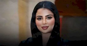 المدونة الليبية خنساء مجاهد في صورة متداولة عبر وسائل التواصل الاجتماعي