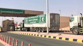 الشاحنات الإغاثية السعودية تعبر منفذ الوديعة الحدودي (واس)