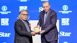  جائزة دولية مرموقة للفنان العراقي ضياء العزاوي