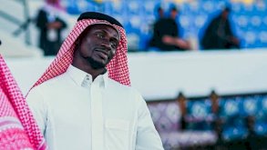 نجم السنغال وفريق النصر ساديو ماني بالزي السعودي