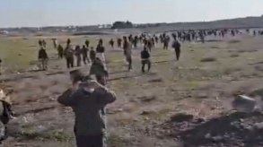 أفواج من الأكراد يعبرون عبر الحدود التركية لسوريا