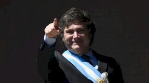 رئيس الأرجنتين: أتمنى التحدث مع ميسي 