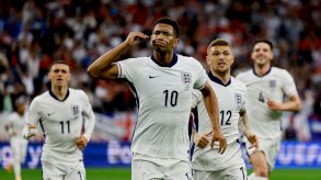 إنجلترا تفوز بشق الأنفس أمام صربيا في كأس أوروبا