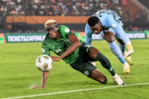 تصفيات مونديال 2026: أوسيمهين ومبوبو أمل نيجيريا والكاميرون في مواصلة حلم التأهل