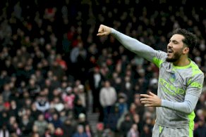 شرقي يحتفل بعد التسجيل في مرمى فوريست