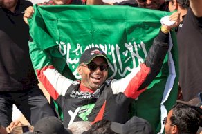 منح يزيد الراجحي السعودية أول لقب لها في فئة السيارات ضمن رالي دكار الصحراوي مطلع 2025