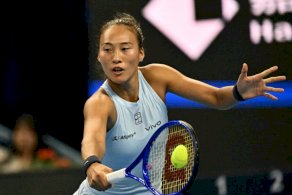 البطلة الأولمبية الصينية جنغ تنسحب من بطولة أستراليا