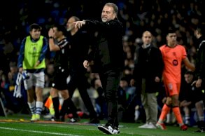 الألماني هانزي فليك مدرب برشلونة في مواجهة ريال سوسييداد ضمن الدوري الإسباني لكرة القدم، في سان سيباستيان، في 18 كانون الثاني/يناير 2025