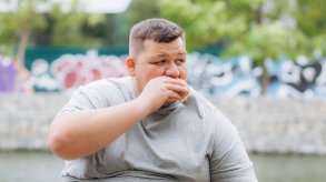 من هم الأكثر عرضة للإصابة بالسرطان؟