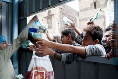 تقول الأمم المتحدة إن 17 مليون شخص لا يزالون يعانون من الجوع الشديد في اليمن. - Getty Images