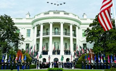 استعراض للقوة وعمق الشراكة.. ترامب ومحمد بن سلمان خلال متابعة العرض الجوي العسكري في واشنطن.