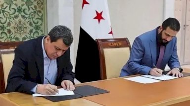 أحمد الشرع ومظلوم عبدي يوقعان على اتفاق 10 آذار (مارس)