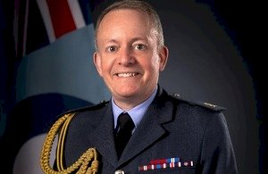 قائد القوات المسلحة البريطانية المارشال السير ريتشارد نايتون