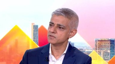 السير صادق خان عمدة العاصمة البريطانية لندن