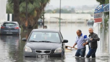 أمطار غير مسبوقة في تونس تُغرق الشوارع والمنازل