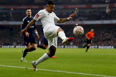 البرازيلي غابريال جيزوس خلال مباراة فريقه أرسنال مع مانشستر يونايتد في كأس إنكلترا لكرة القدم. لندن في 12كانون الثاني/يناير 2025