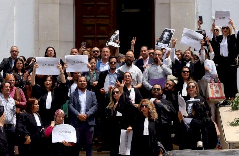  اعتقالات واقتحام وإضراب عام تعيشه تونس