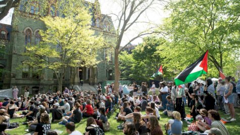 متظاهرون مؤيدون للفلسطينيين في حرم جامعة بنسلفانيا، في فيلادلفيا (شرق)، 28 نيسان (أبريل) 2024