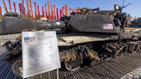 دبابة أبرامز الأميركية كانت نجم المعرض