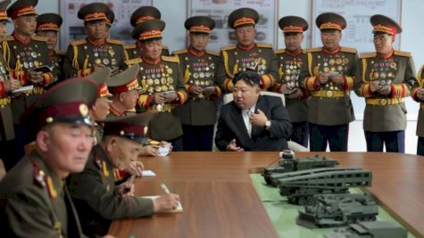 زار الزعيم الكوري الشمالي كيم جونغ أون جامعة عسكرية في بيونغ يانغ الشهر الماضي