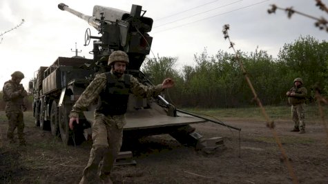 القوات الأوكرانية تقاتل لمنع تقدم موسكو