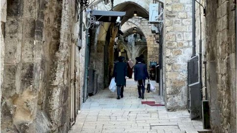 في هذا الوقت من العام تعج البلدة القديمة في القدس بالزوار