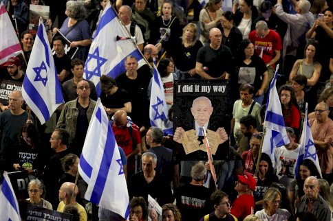 عشرات الآلاف من الإسرائيليين يتظاهرون مطالبين بالتوصل إلى اتفاق لإعادة الرهائن