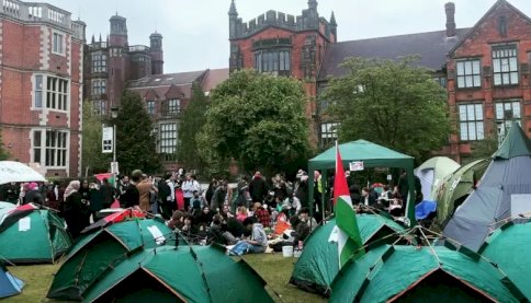 الاحتجاجات الطلابية في جامعة نيوكاسل في المملكة المتحدة