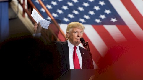 في نيسان (أبريل) 2017، واحتفالاً بمرور مئة يوم على توليه منصب الرئاسة آنذاك، استخدم ترامب قصيدة الثعبان أمام تجمع في بنسلفانيا
