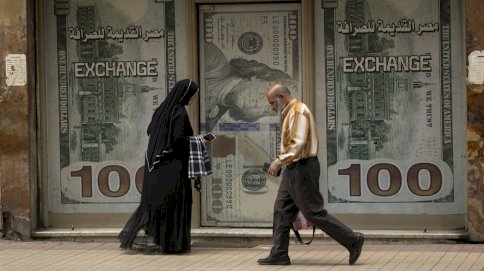 تحويلات العمالة المصرية في الدول العربية تنعش الاقتصاد المصري