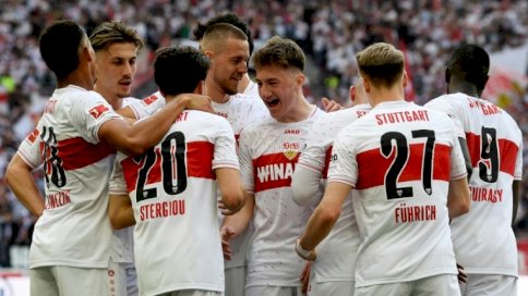لاعبو شتوتغارت يحتلفون بالفوز على بايرن ميونيخ (3-1) في الدوري الالماني