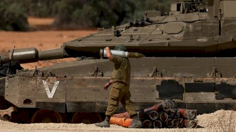 جندي إسرائيلي على الحدود مع غزة