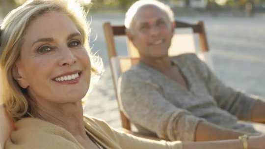 النساء أطول عمراً وأكثر قدرة على التعايش مع الأمراض مقارنة بالرجال