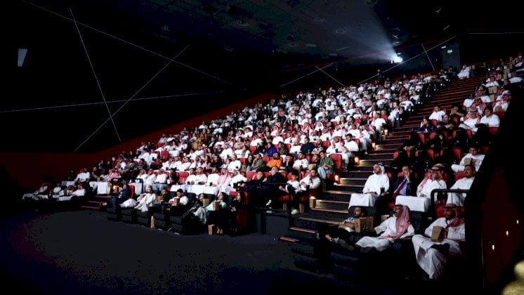 فيلم سعودي يحقق إنجازًا تاريخيًا: "الزرفة" يتصدر شباك التذاكر ويتفوق على هوليوود!