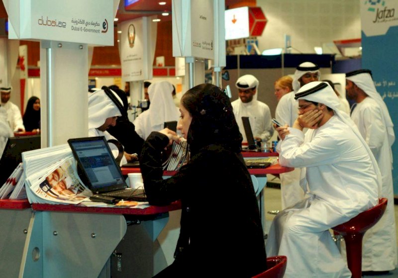 الإمارات تحظر التحدث باللهجة المحلية في الإعلام الرسمي لغير الإماراتيين