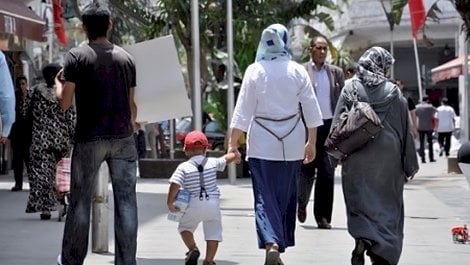تشاؤم واسع يسود الأسر المغربية بشأن الأسعار والمعيشة والتشغيل
